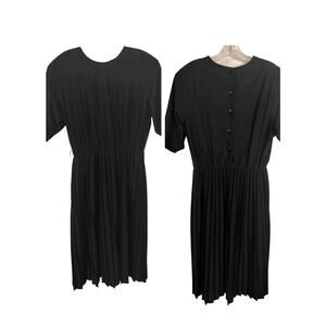 3178)Vintage Lady Carol of New York Black Short Sleeve Pleated Dress Size 16